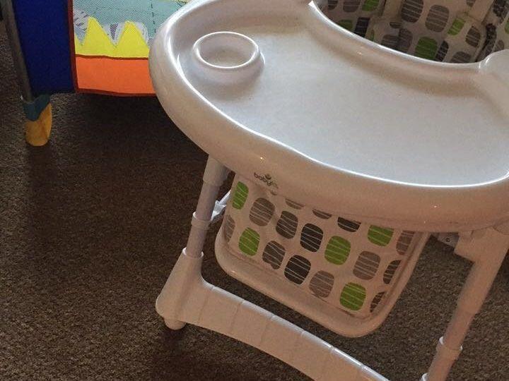 Playpen and feeding chair