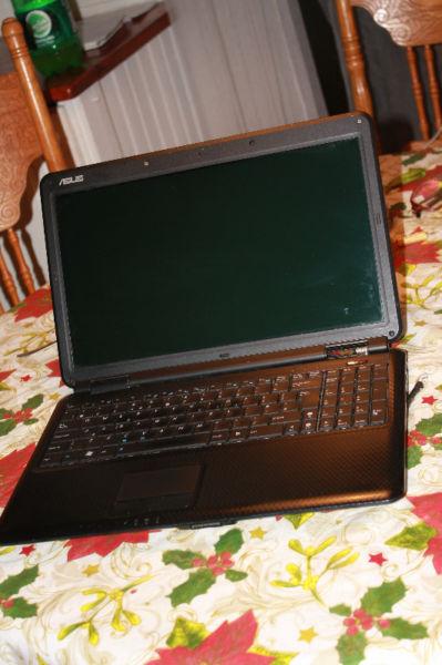 sale asus laptop with wind 7 . working with charger