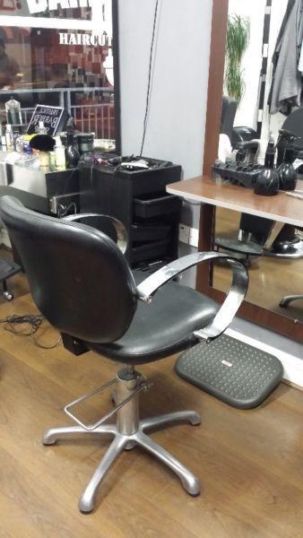 Salon/Barber chair
