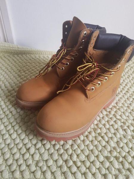 Women boots&trainers