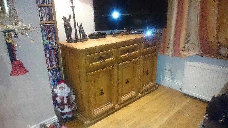 Sideboard unit for sale approx, 3ft x 1 & 1/2 ft in very good condition