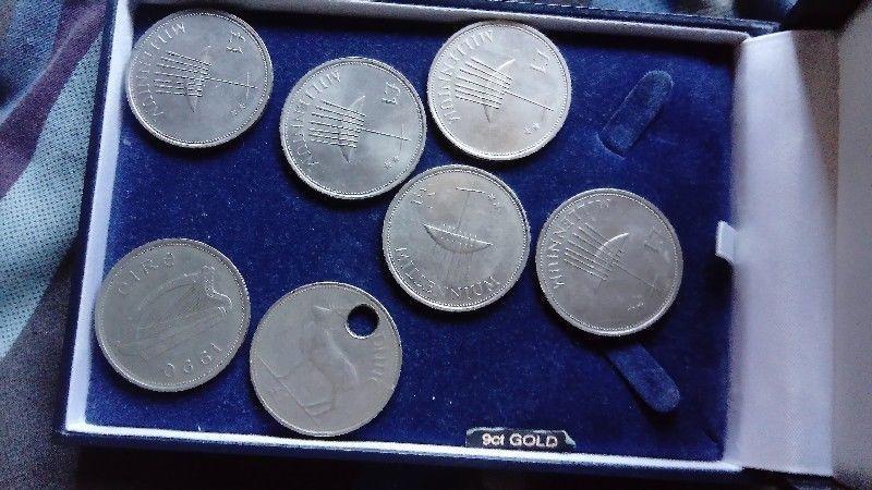 5xMillenium £1 coins and 2 1990 1 punt