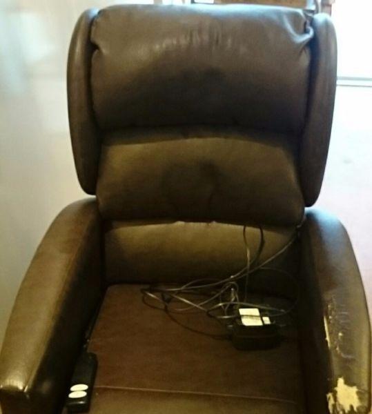 Recliner chair with remote control