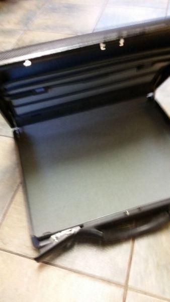 samsonite black briefcase