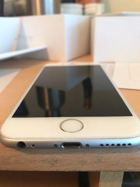 iPhone 6 16GB Silver in box - UNLOCKED!