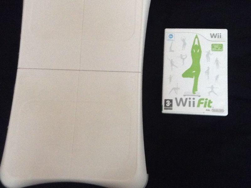 Nintendo Wii. Wifi fit + wii fit balance board