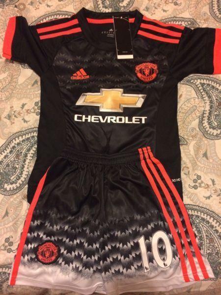 Man Utd kids kit , Age 3-4