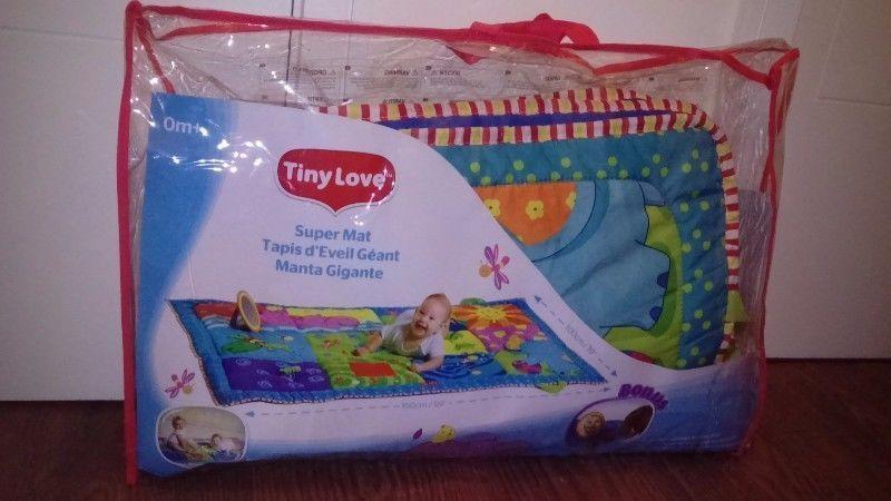 Playmat and tummy time pillow