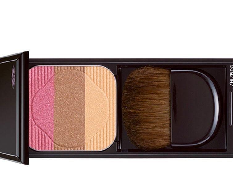 The 7g Shiseido Trio Powder is at €20 (incl postage)