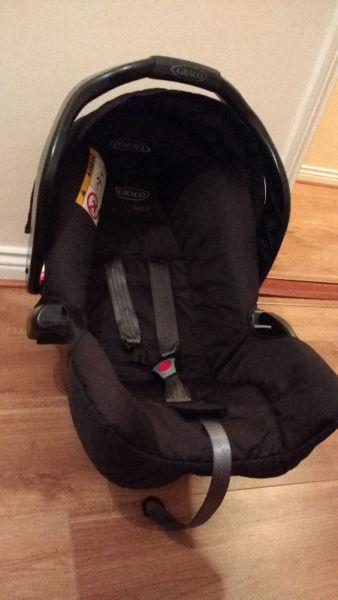 Used Graco 1st stage baby car seat in great condition
