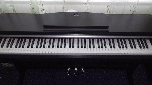 Yamaha piano YDP-141