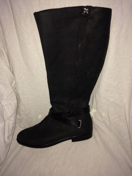 Ladies boots size 39