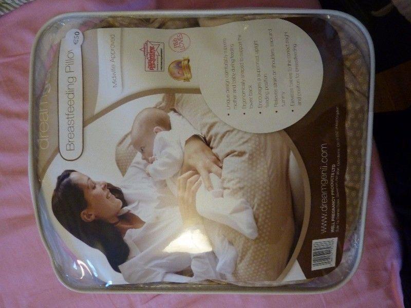 Breastfeeding pillow in excellent condition