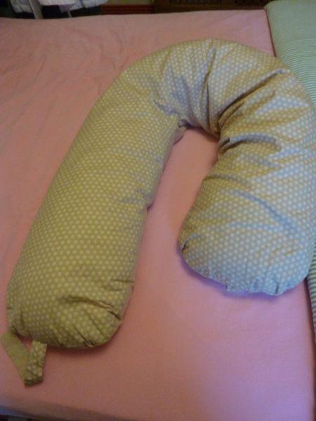 Breastfeeding pillow in excellent condition