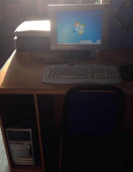 PC VARIOUS SPECS INCLUDE MONITOR AND LICENCE SOFTWARE. PHONE 0868061998