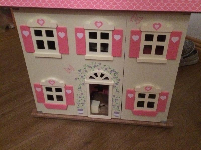 Teddys doll house pray all in great condition