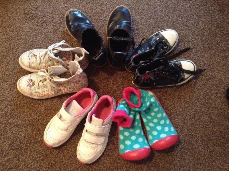 CLOTHES AND SHOES FOR GIRL 7-8 YO