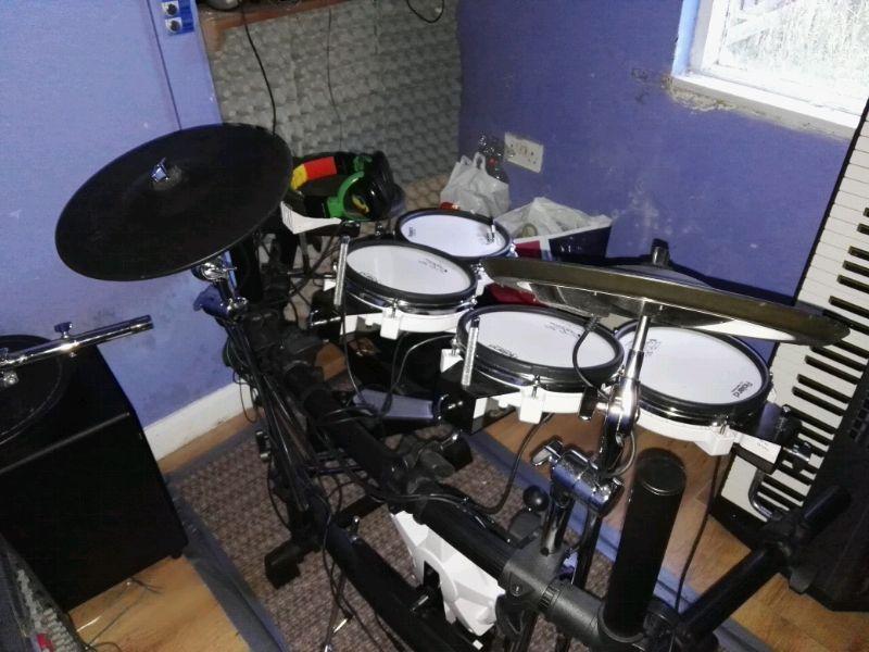 Roland td8 v drums 650e