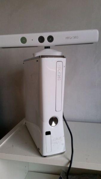 Xbox 360 4gb + Kinect (power cable included) price negotiable