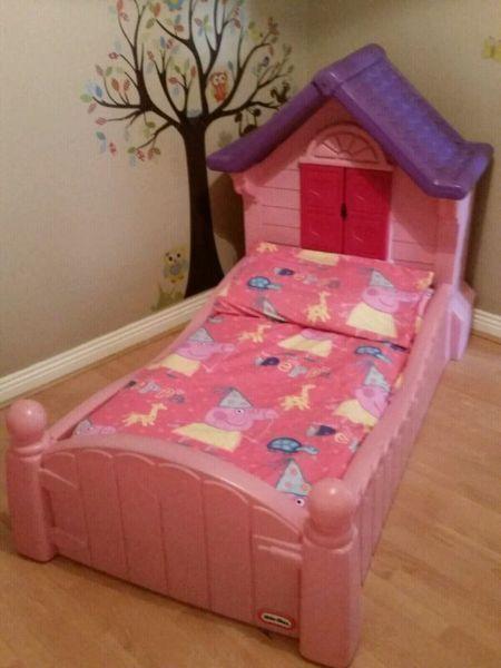 Childrens bed