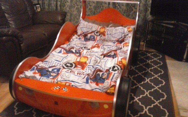 RED RACING CAR BED