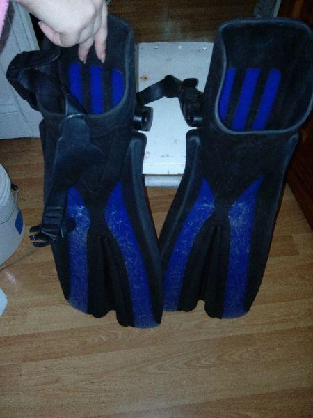 Scuba diving fins