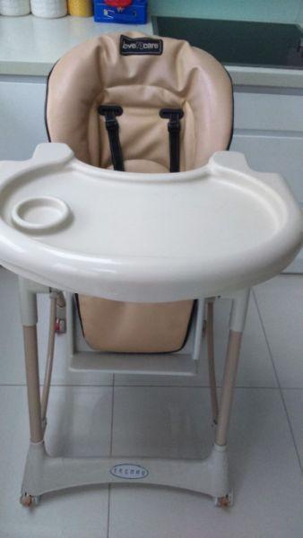 Love n care Techno leather Highchair