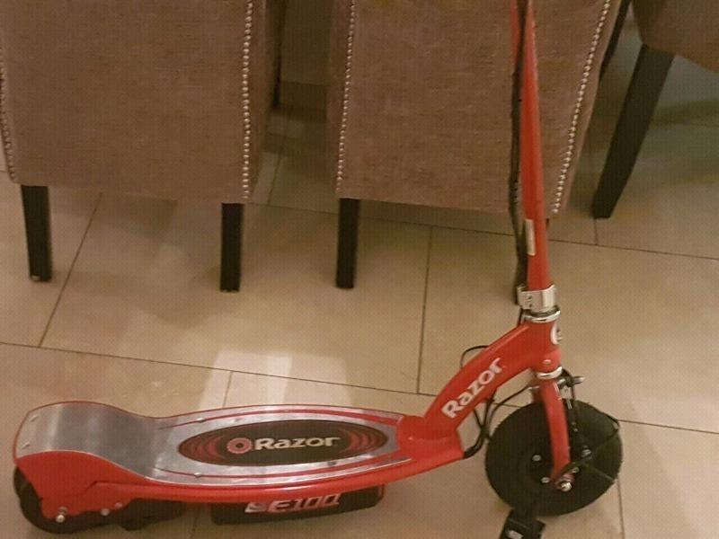 Razor scooter E100