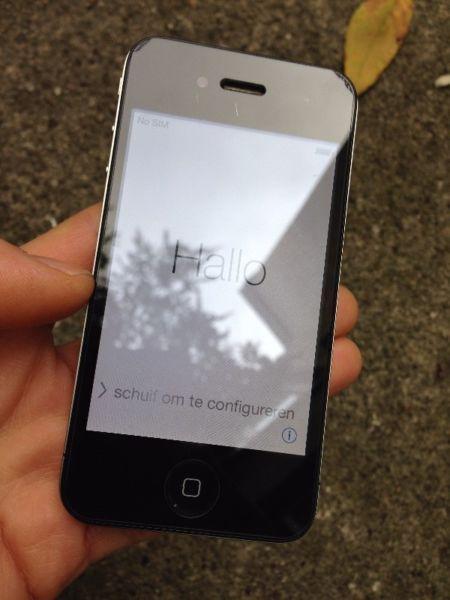 iPhone 4 32gb €90, 3 carrier only