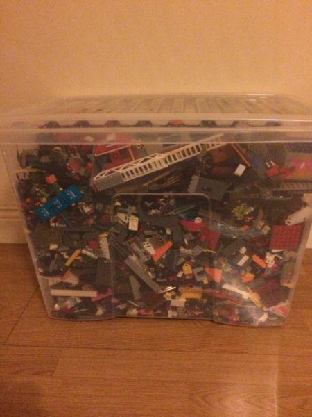 Box of lego (18KG)