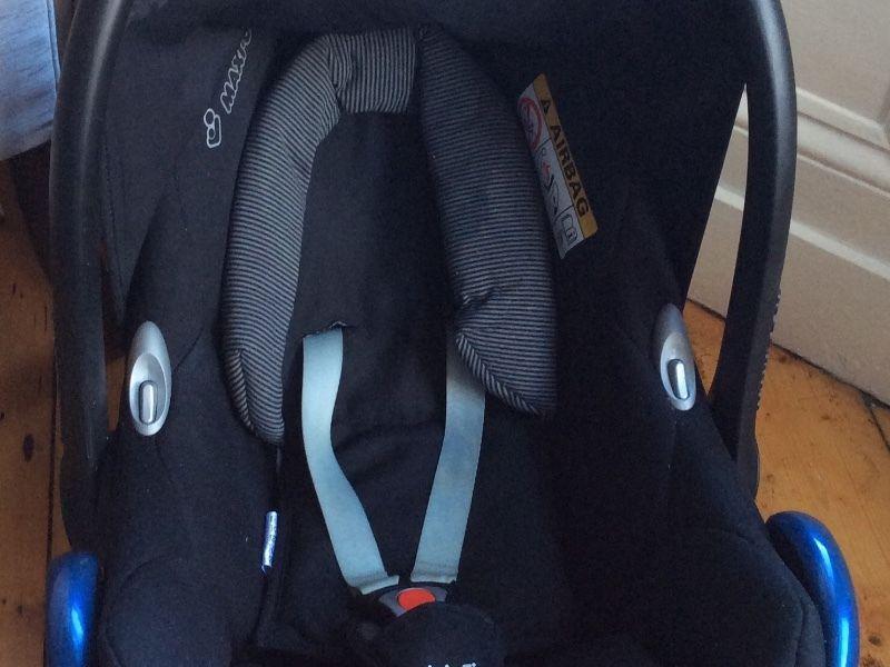Maxi Cosi Car Seat with Isofix base - Great Condition - 6