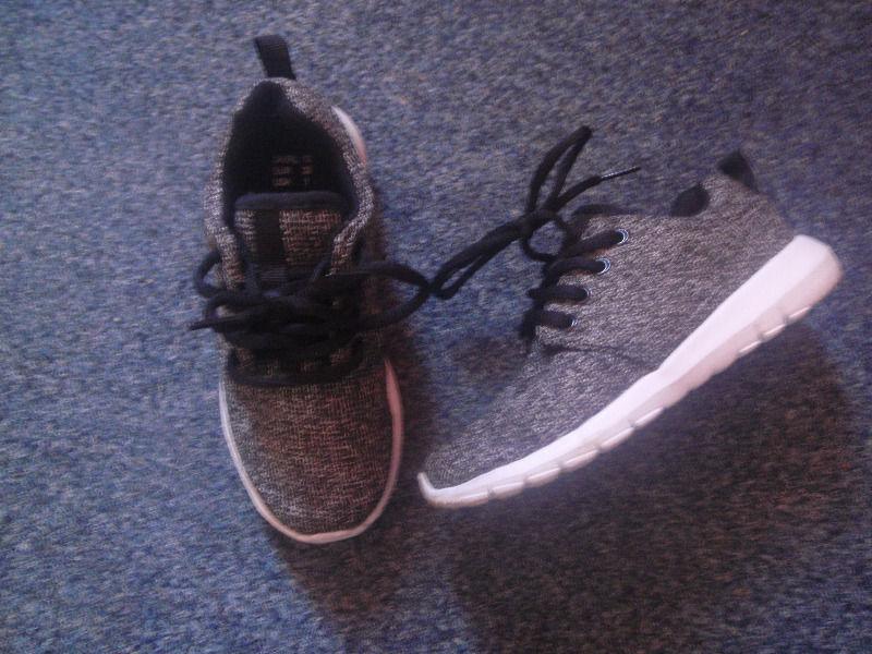Boys trainers, size 1 ( 32)