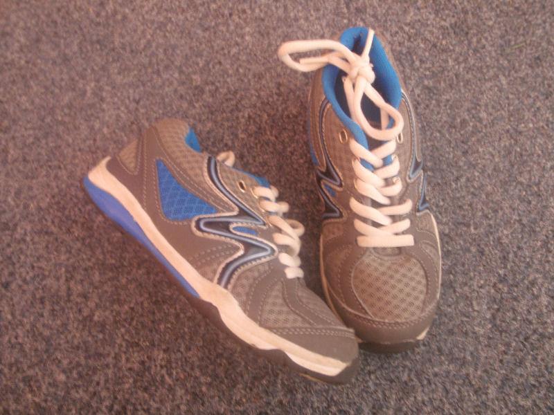 Boys trainers , size 13( 31)