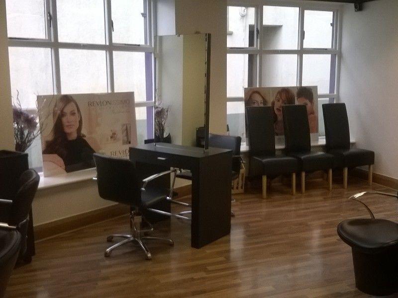 Hairdressing double sided work station
