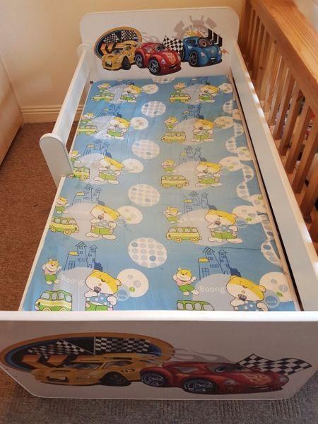 Toddler bed with mattress