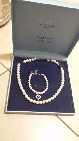 NEW Newbridge Silverware Pearl Necklace and Bracelet (Princess Grace Collection)