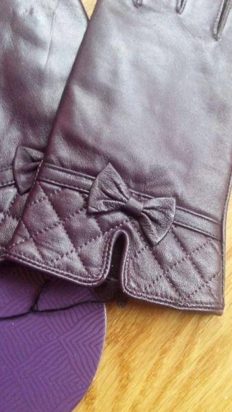 Lady's Leather Gloves (aubergine)