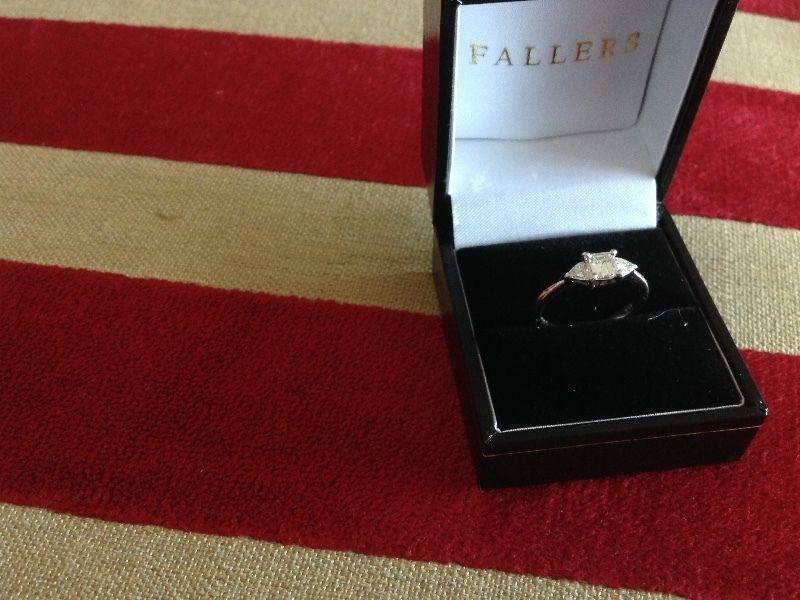 Engagement Ring white Gold