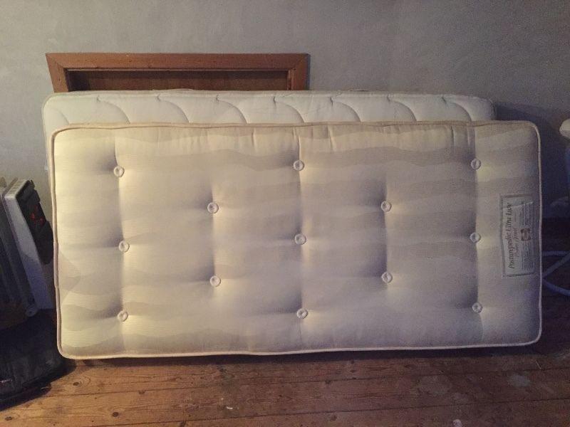2 Single mattresses for sale as new