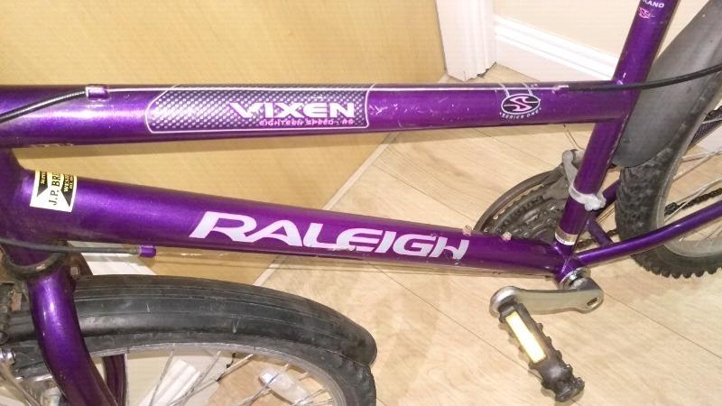 RALEIGH BIKE FOR FOR SELL VIXEN SERIES ONE IN VERY GOOD CONDITION !!!