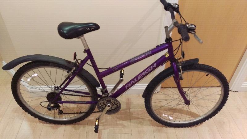 RALEIGH BIKE FOR FOR SELL VIXEN SERIES ONE IN VERY GOOD CONDITION !!!