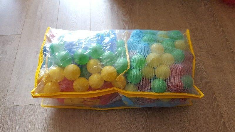 200 Balls and a ball pit