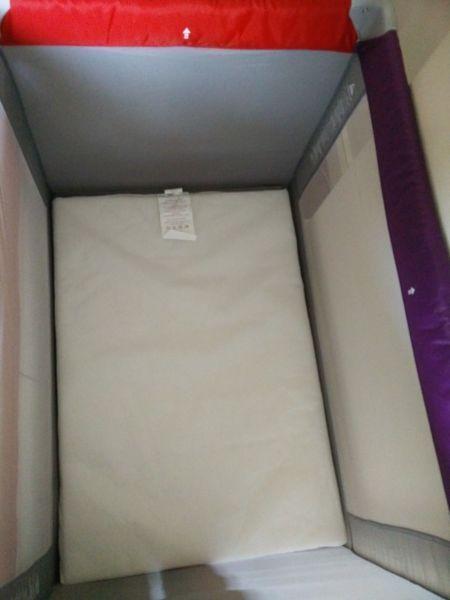 Travel cot with matress