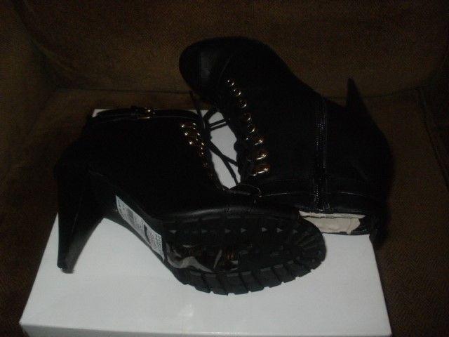 Dorothy Perkins black Leather Shoes/ankle boot Size 5