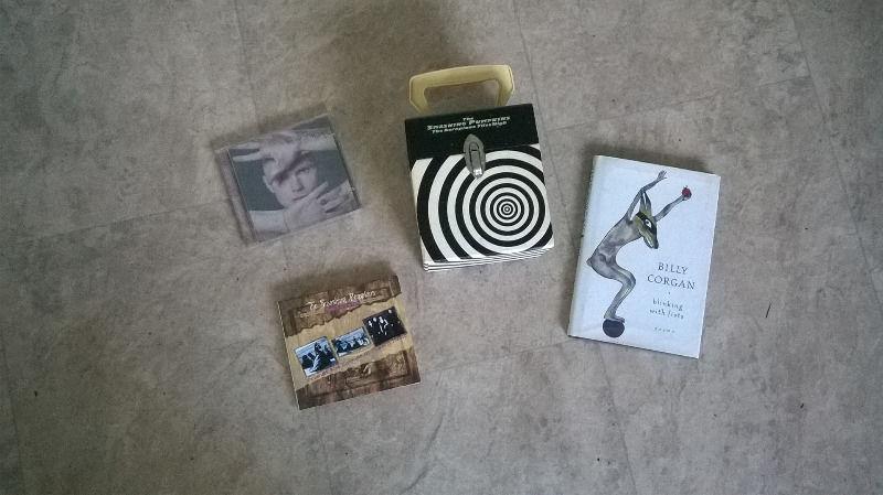Smashing Pumpkins 'The Aeroplane flies high' box set, cds and book