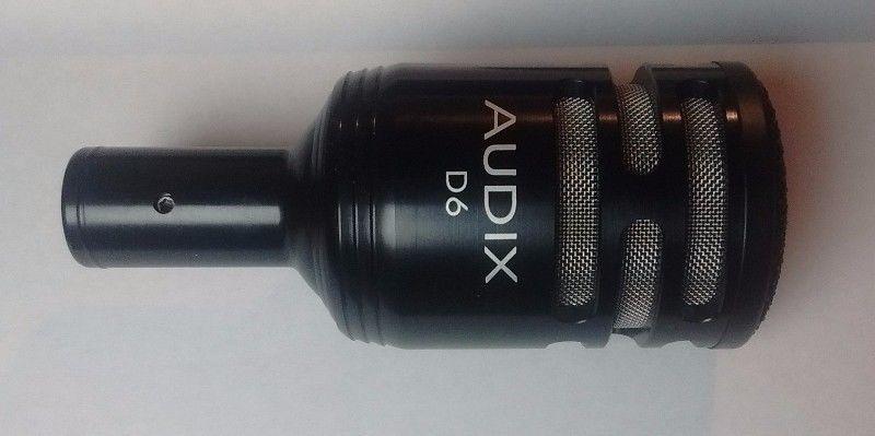 Audix D6 Microphone + Holder & Case (Like New)