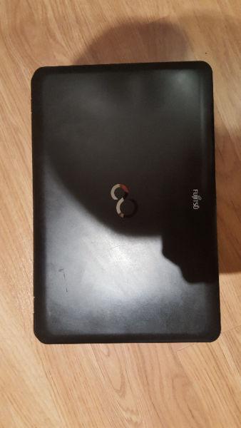 Fujitsu Lifebook AH512 intel dual core,6gb ram,750gb