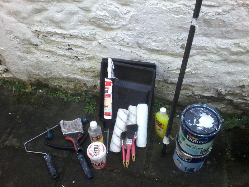 Paint and painting accessories, cleaned and ready to use