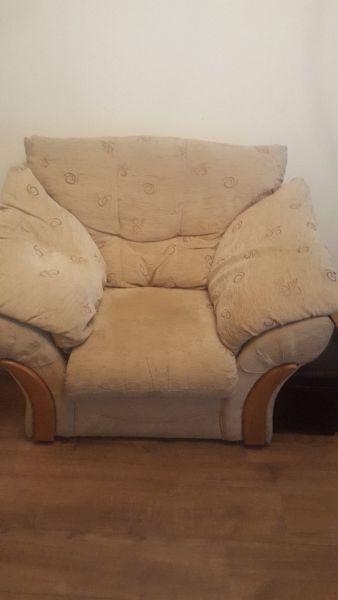 Sofa and two arm chairs very good condition