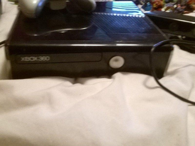 xbox 360 kinnect for sale great condition all accessories included